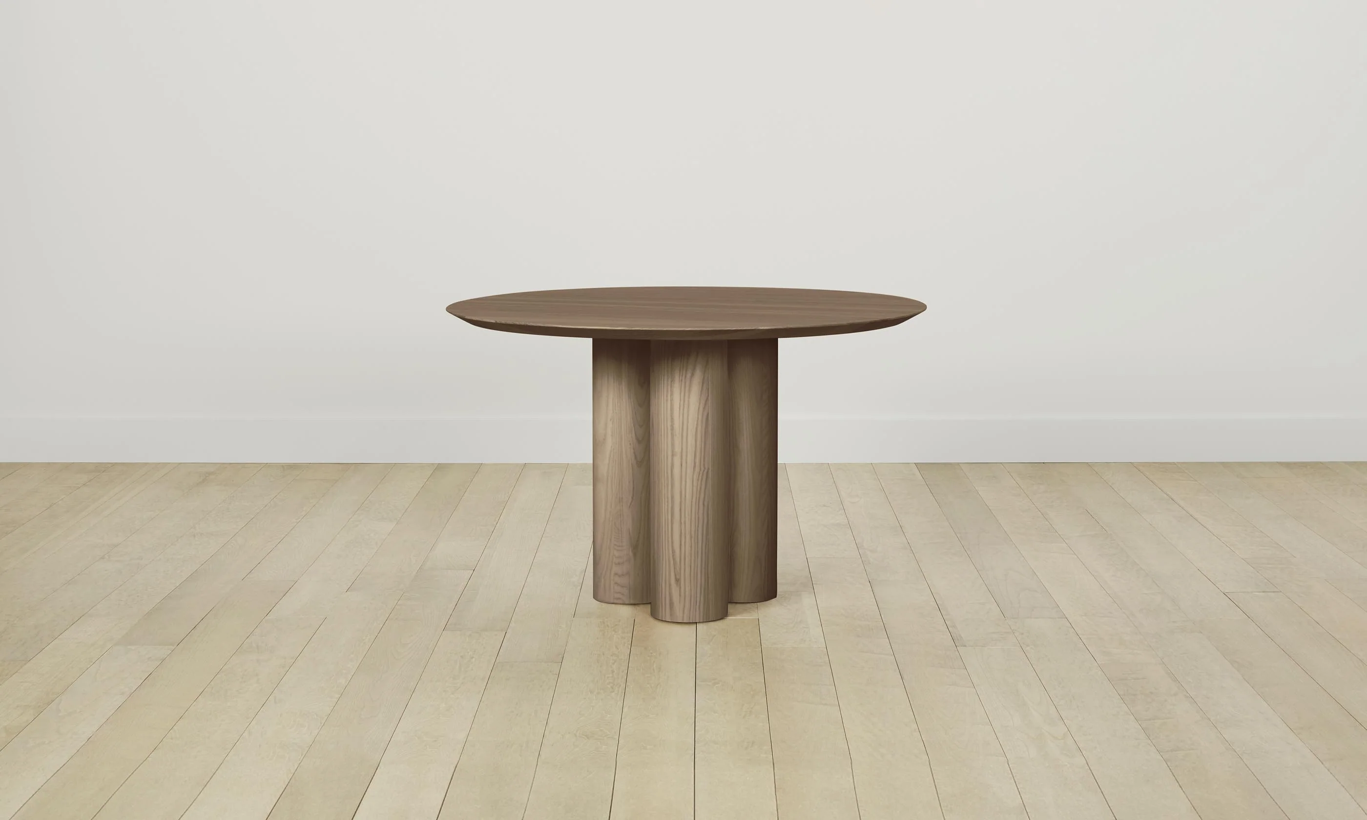 The Reade Round Dining Table - Image 3