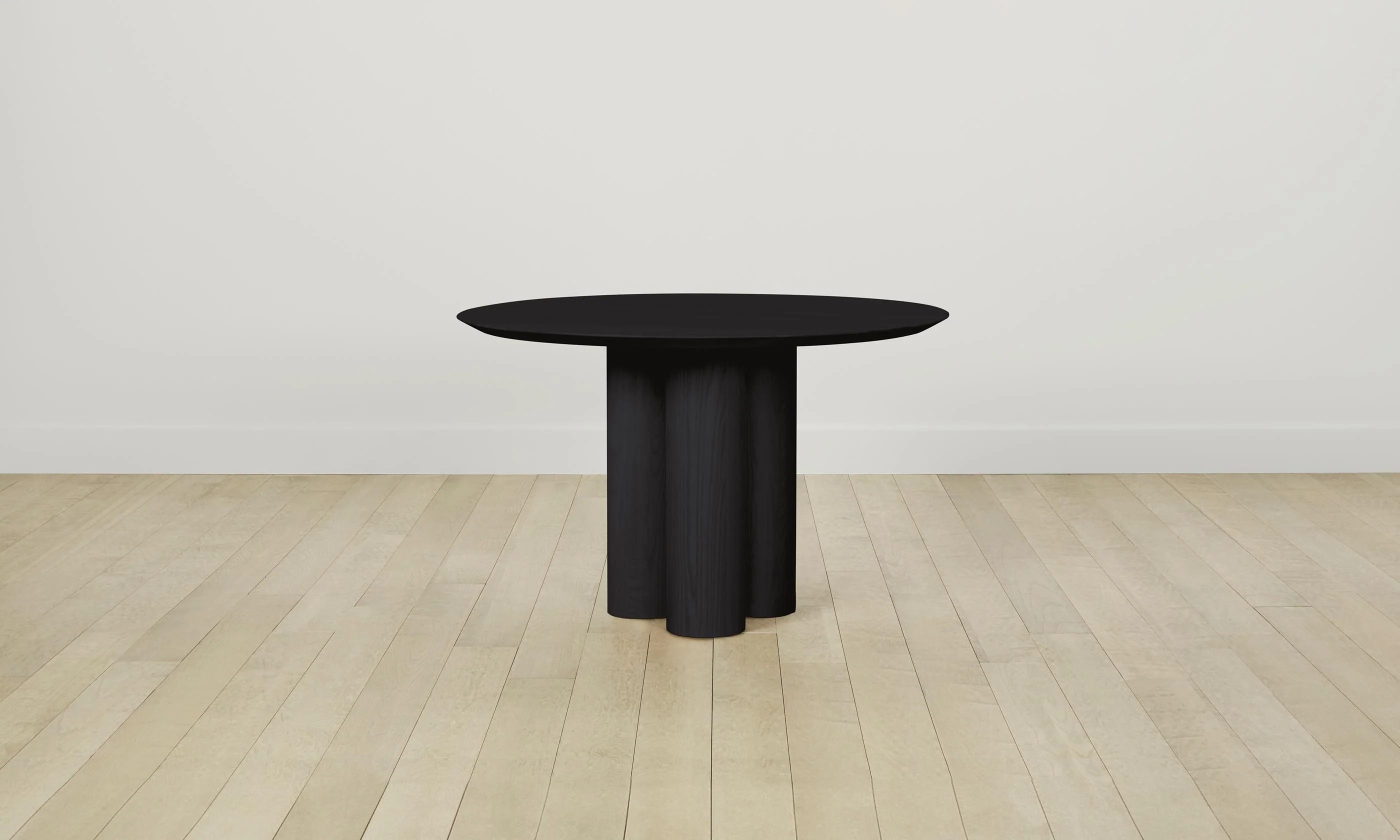 The Reade Round Dining Table - Image 5