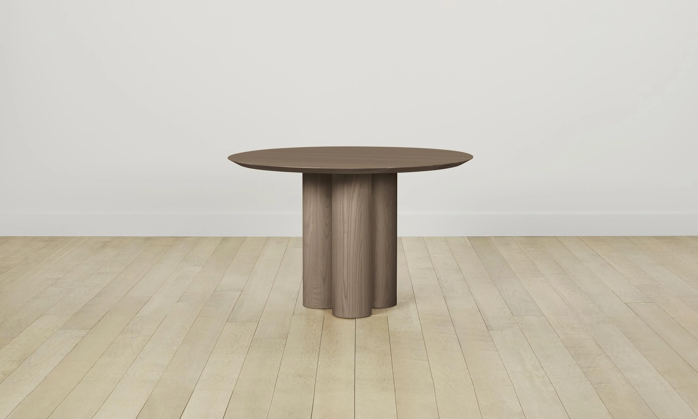 The Reade Round Dining Table - Image 6